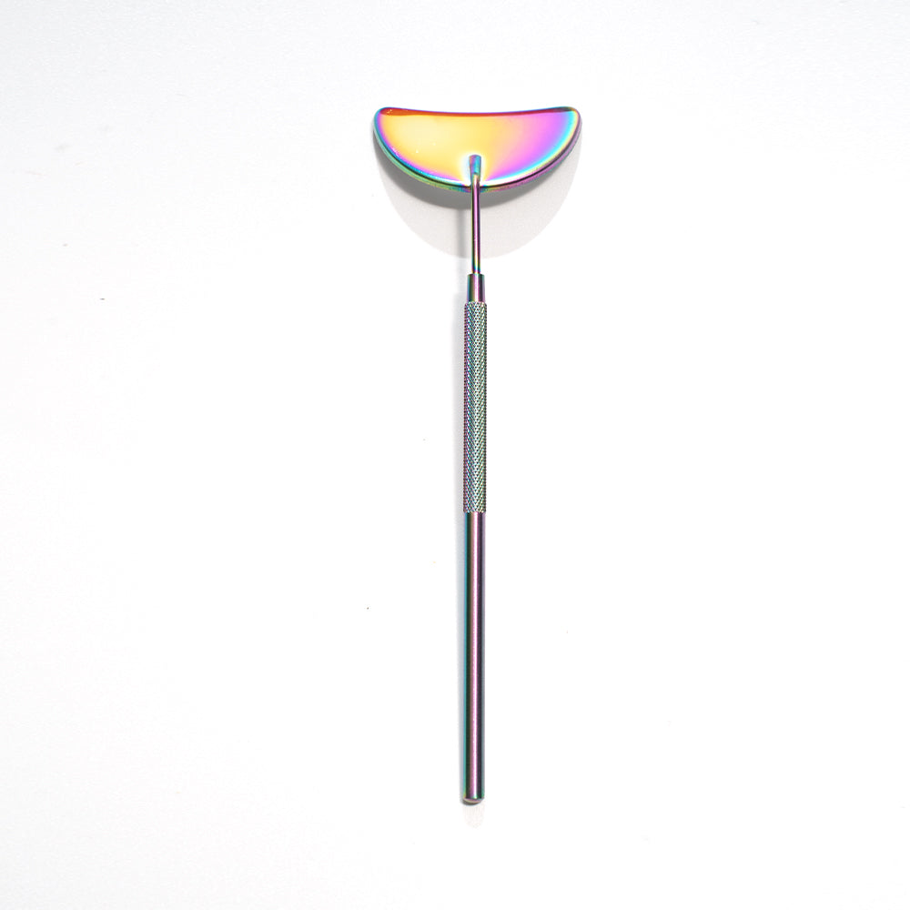 Mirror for crescent-shaped lashes seerbeauty