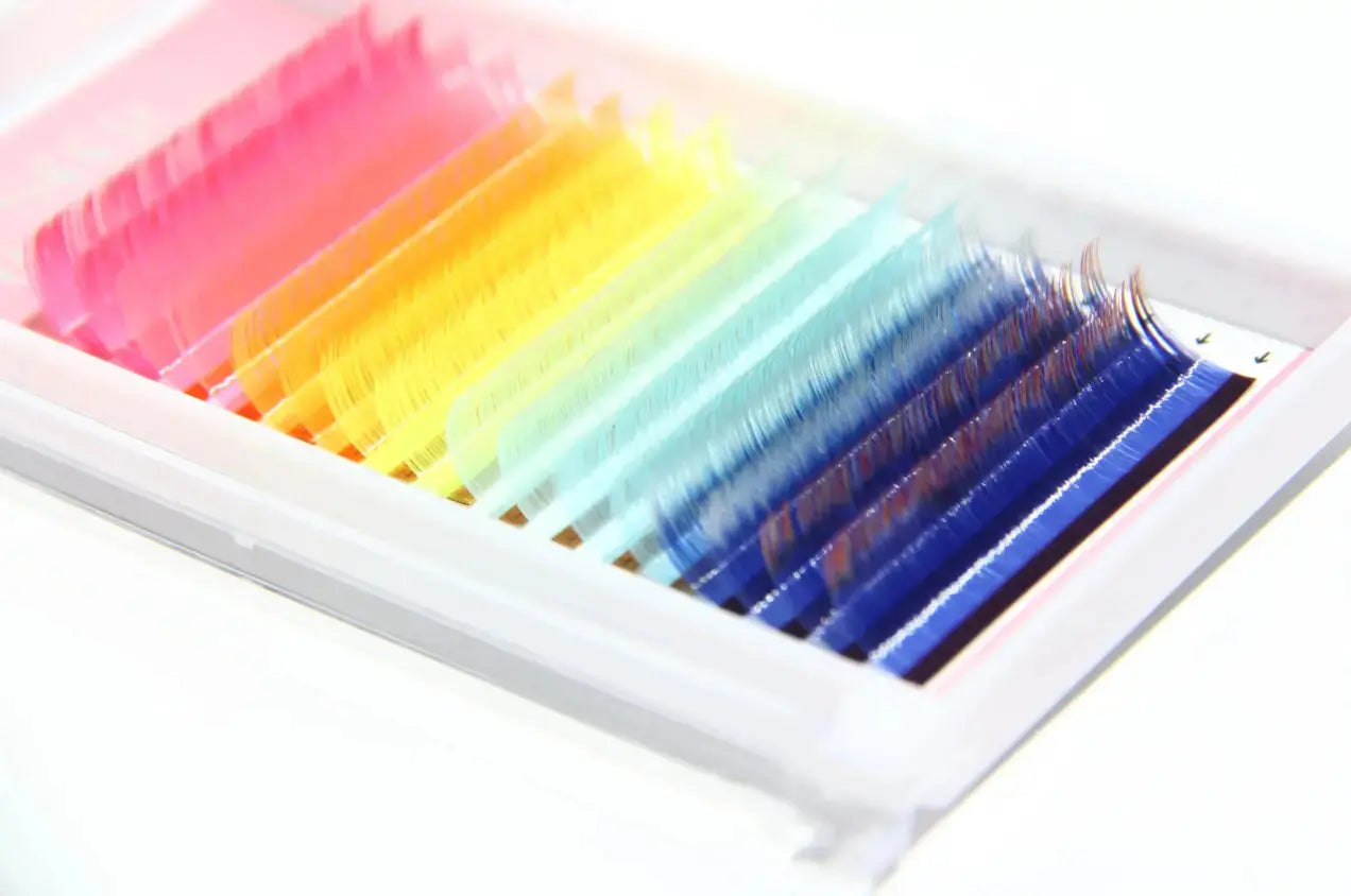 Mixed-colored Volume Eyelash Extensions (fluorescence) Redberry