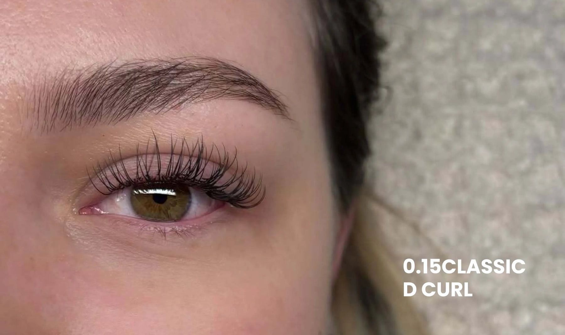 Classic Lash Extensions vs Volume Lashes – What’s the Difference?