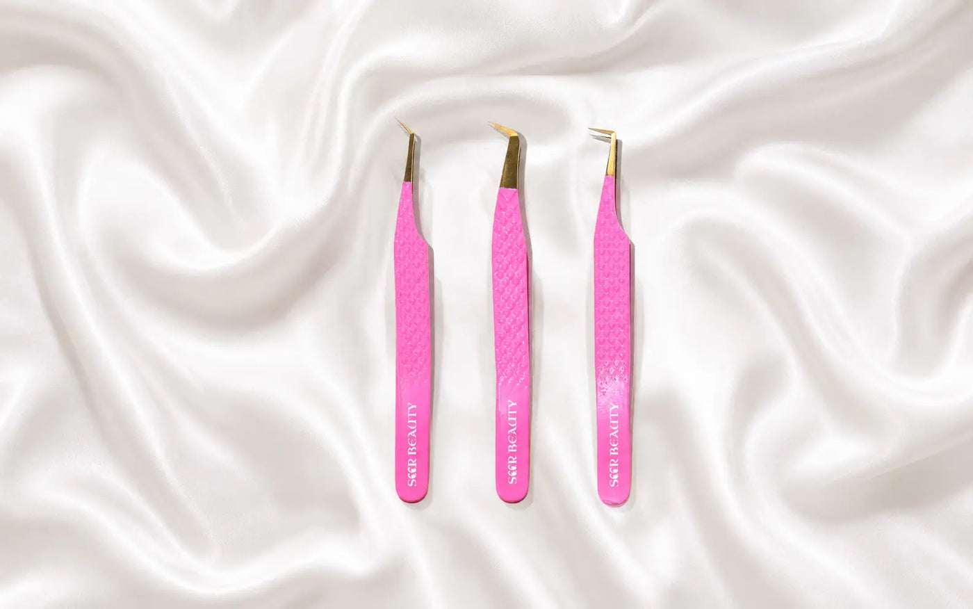 How to Choose the Best Lash Tweezers for Your Technique