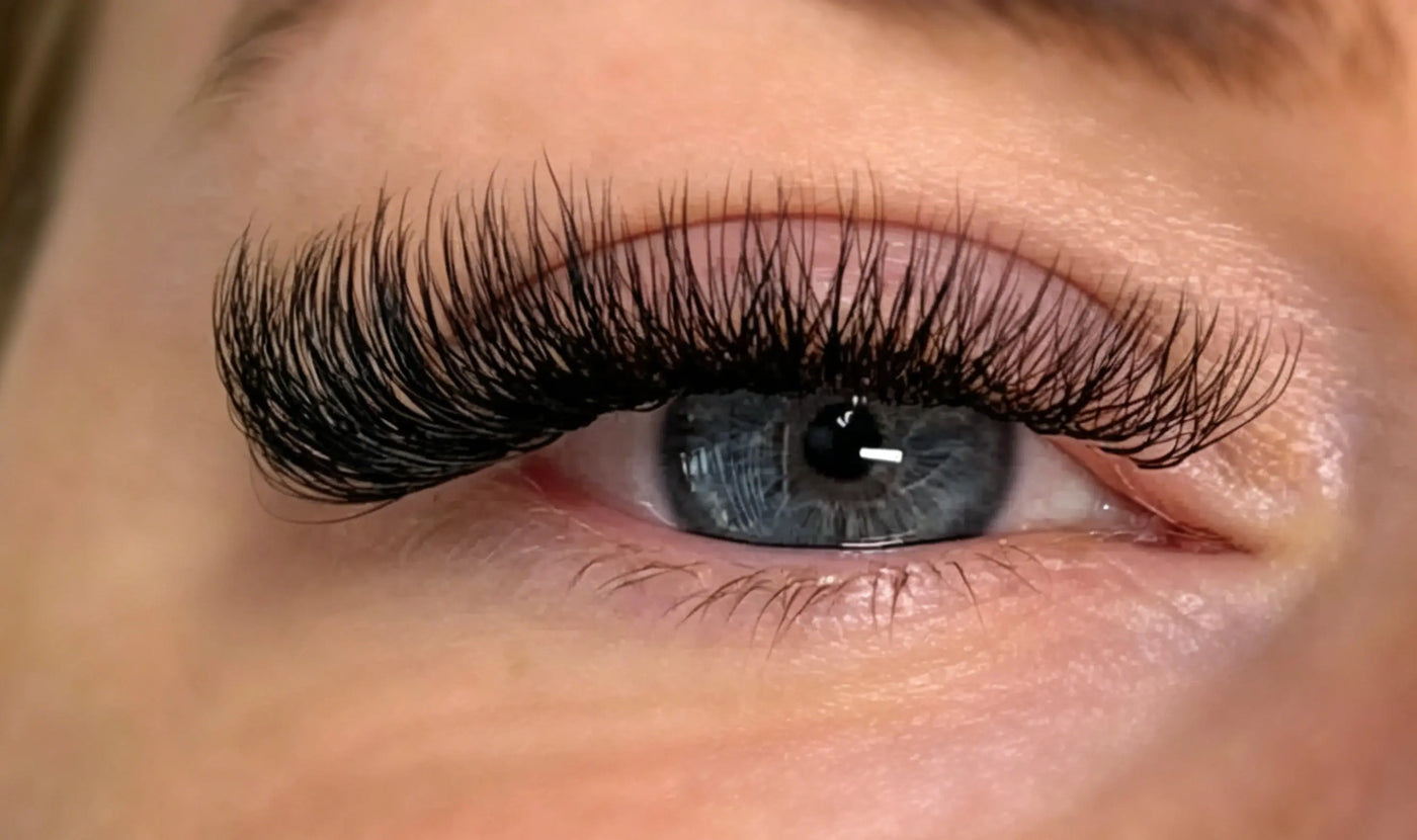 What a Clean Lash Set Should Actually Look Like