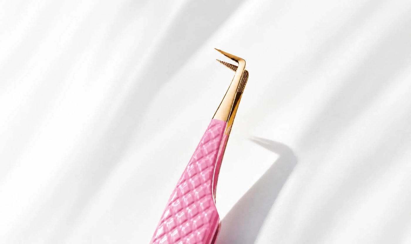 What to Look for in High-Quality Lash Tweezers